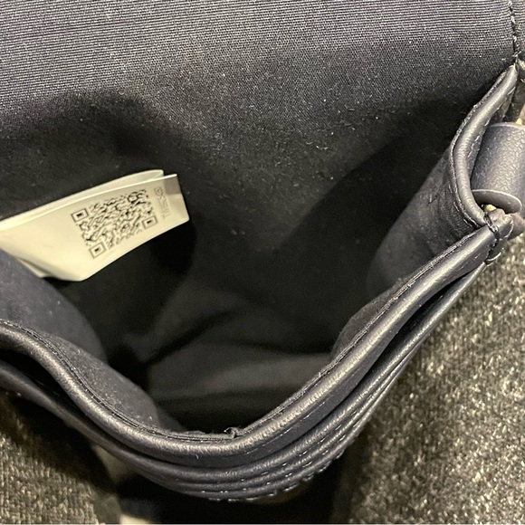 TOMMY HILFIGER Julia Coated Cotton Canvas iPhone Crossbody Mini Sized Bag - Picture 7 of 16